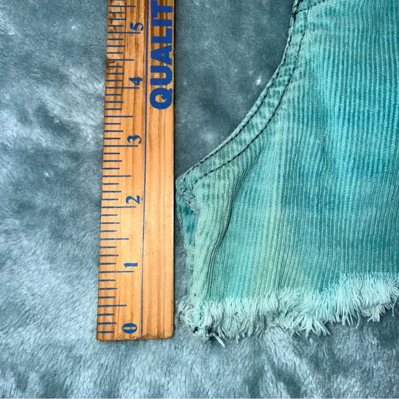 BDG Women's Aqua Corduroy Girlfriend High Rise Shorts size 27 Distressed look - Picture 9 of 9